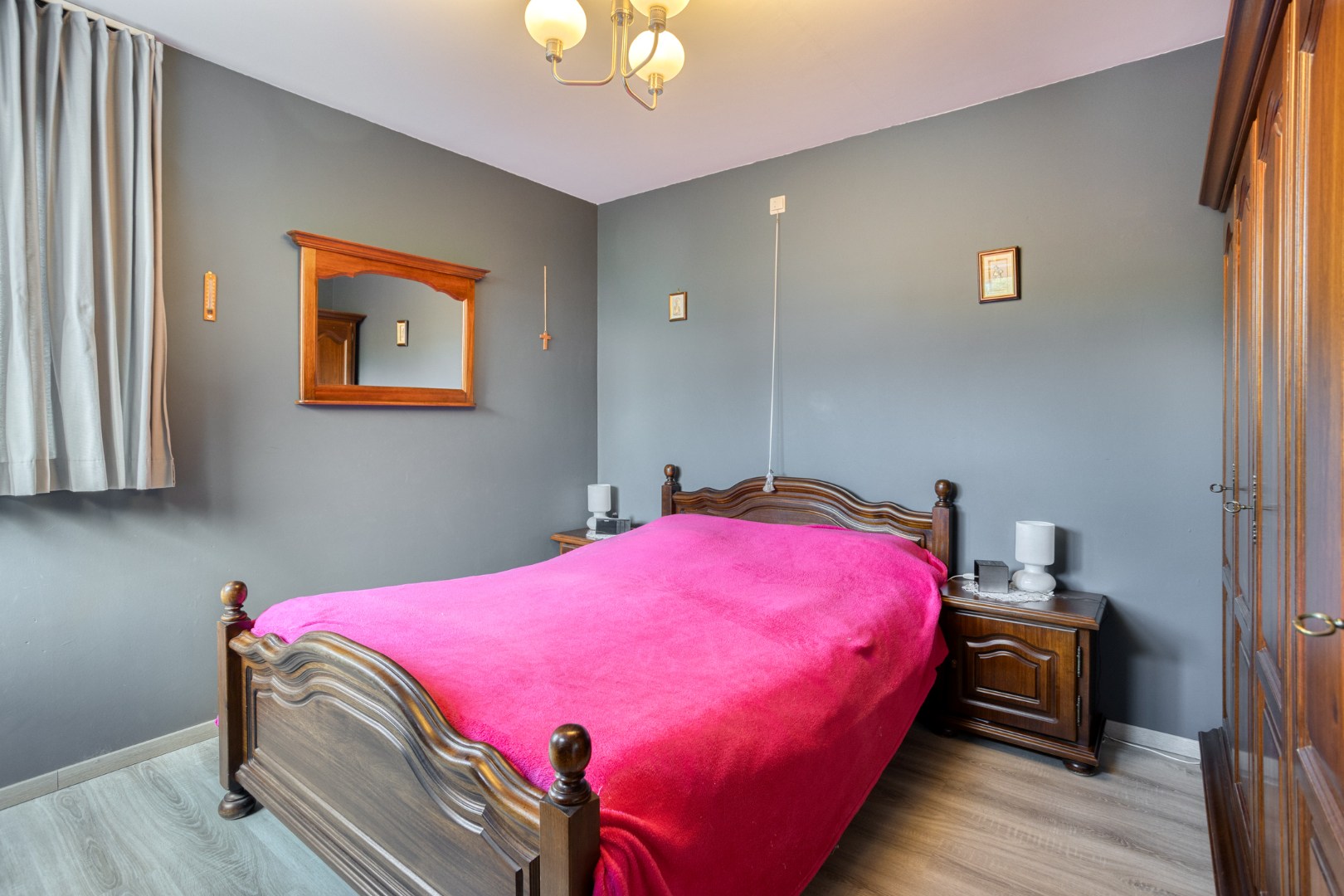 Instapklare halfopen bebouwing met 3 slaapkamers, tuin, terras en 2 carports in Kessel-Lo! – EPC 166 kWh/m² - bewoonbare opp. 146 m² 