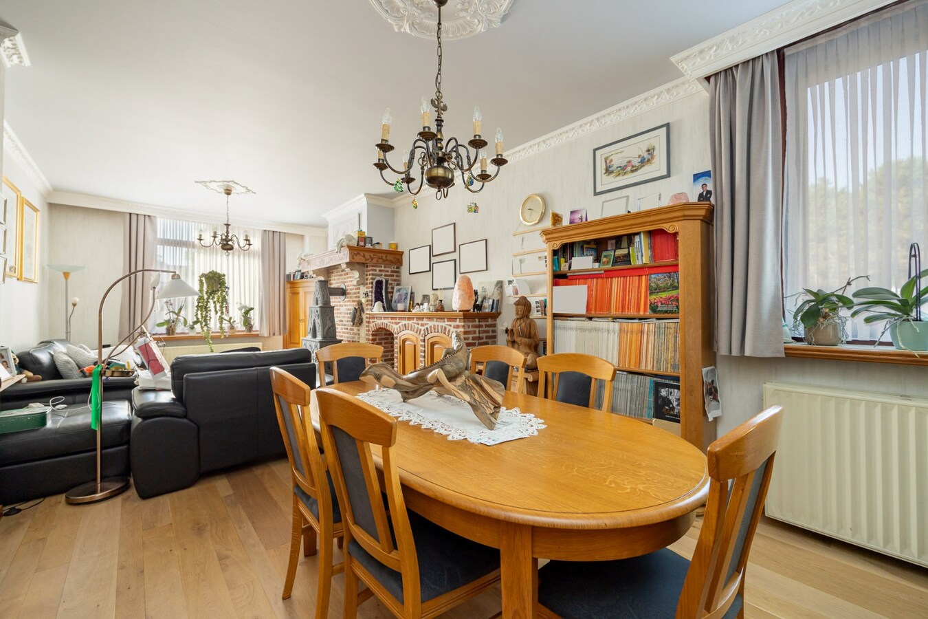 Karaktervolle gezinswoning met 6 slaapkamers in hartje Schilde 