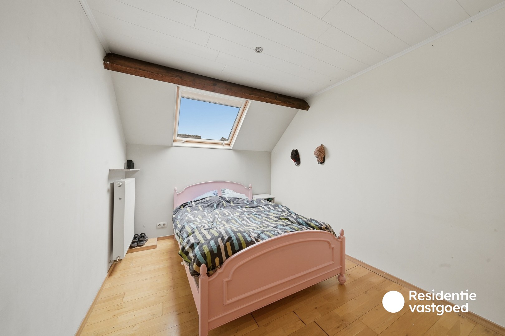 Ruime woning met 6 slaapkamers, garage, tuin en EPC B in Oostende 