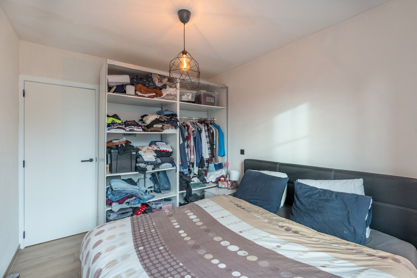 Mooi gelijkvloersappartement met 2 slaapkamers. 