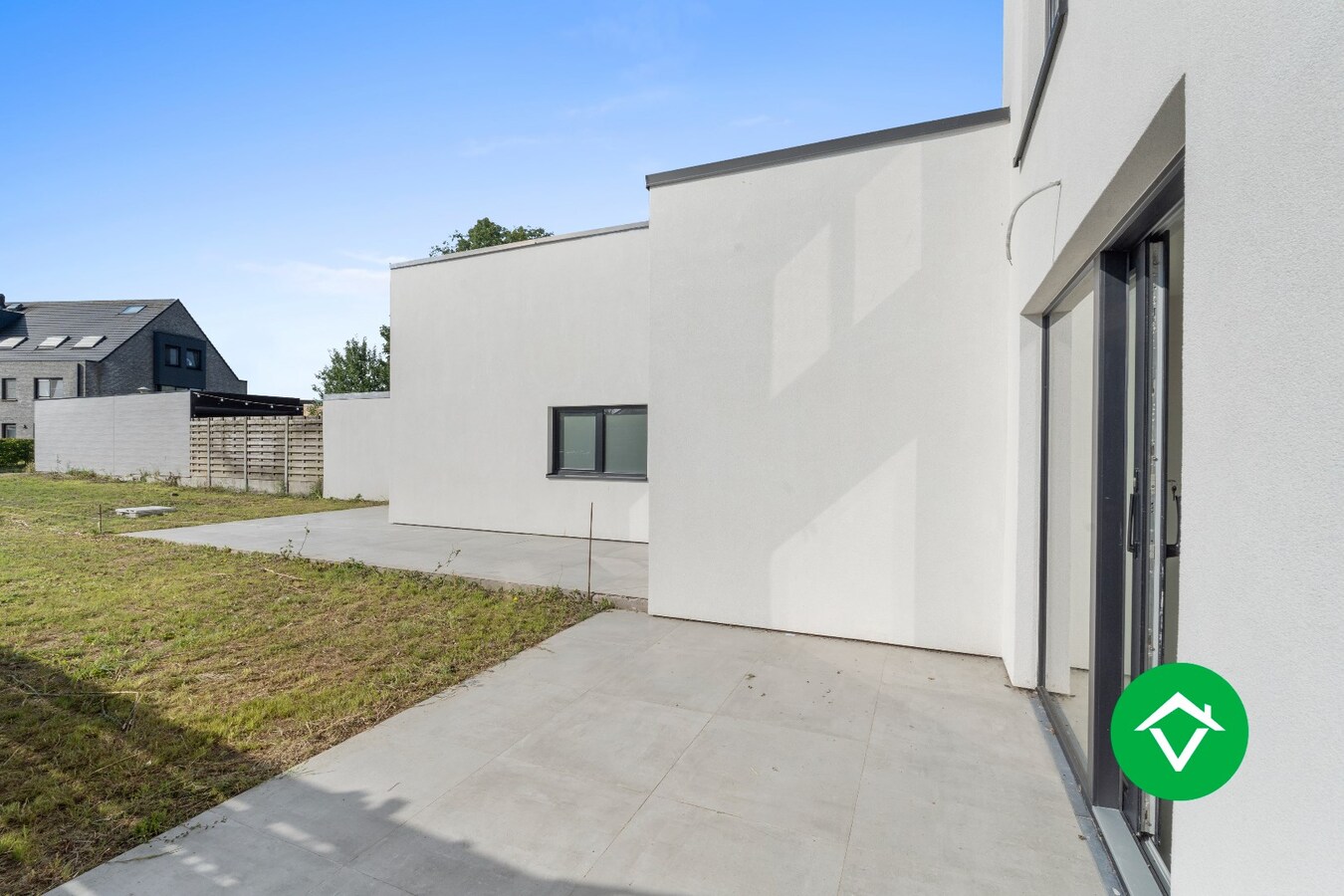 Volledig gerenoveerde gezinswoning met karakter in hartje Bredene-Dorp 