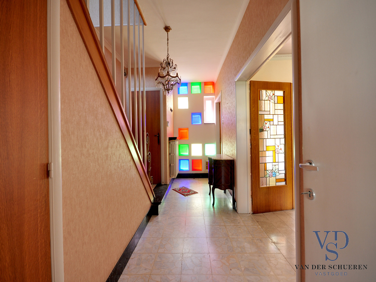 Zeer ruime herenwoning in centrum Gavere ! 