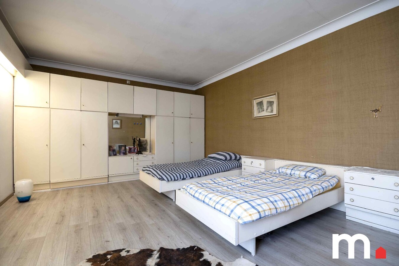 Unieke Gelijkvloerse Villa te Roeselare op 1620m² met 242m² bewoonbare oppervlakte! 