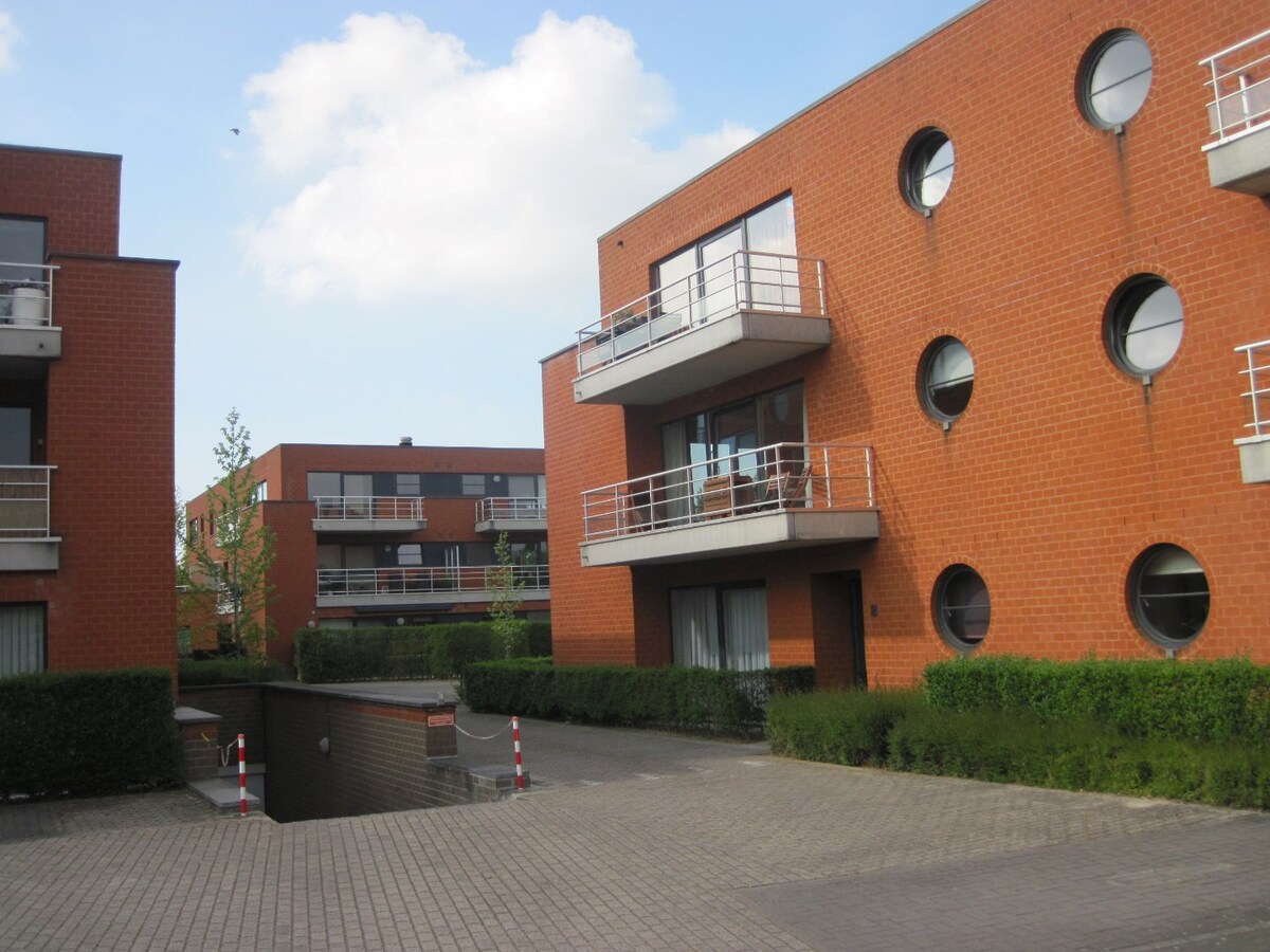 Aangenaam, eigentijds appartement met 2 ruime terrassen. 