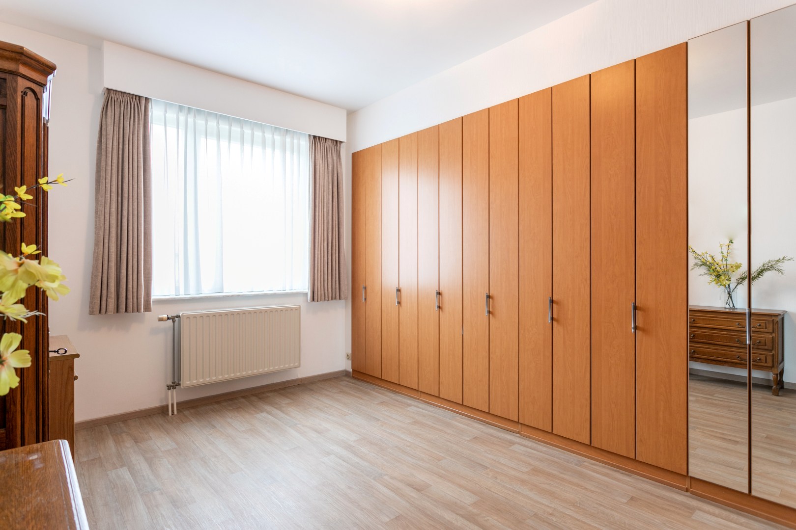 Instapklaar en energiezuinig penthouse  3 slpks., 2 badk., kelder en 2 autostpl. 