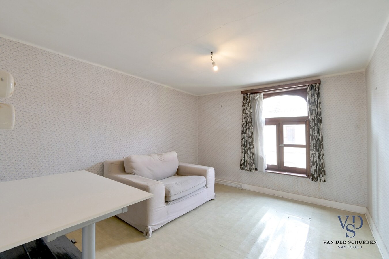 Ruime woning met opslagruimte 