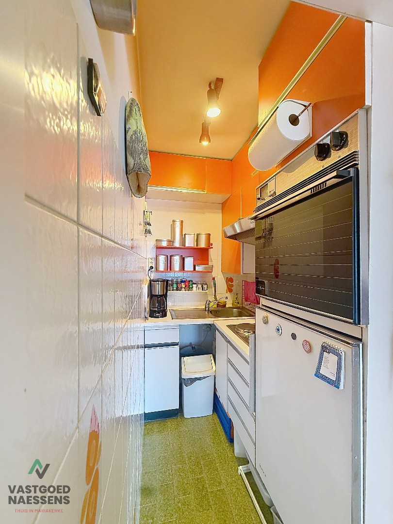 Studio à rafraîchir avec vue sur la mer et terrasse. 