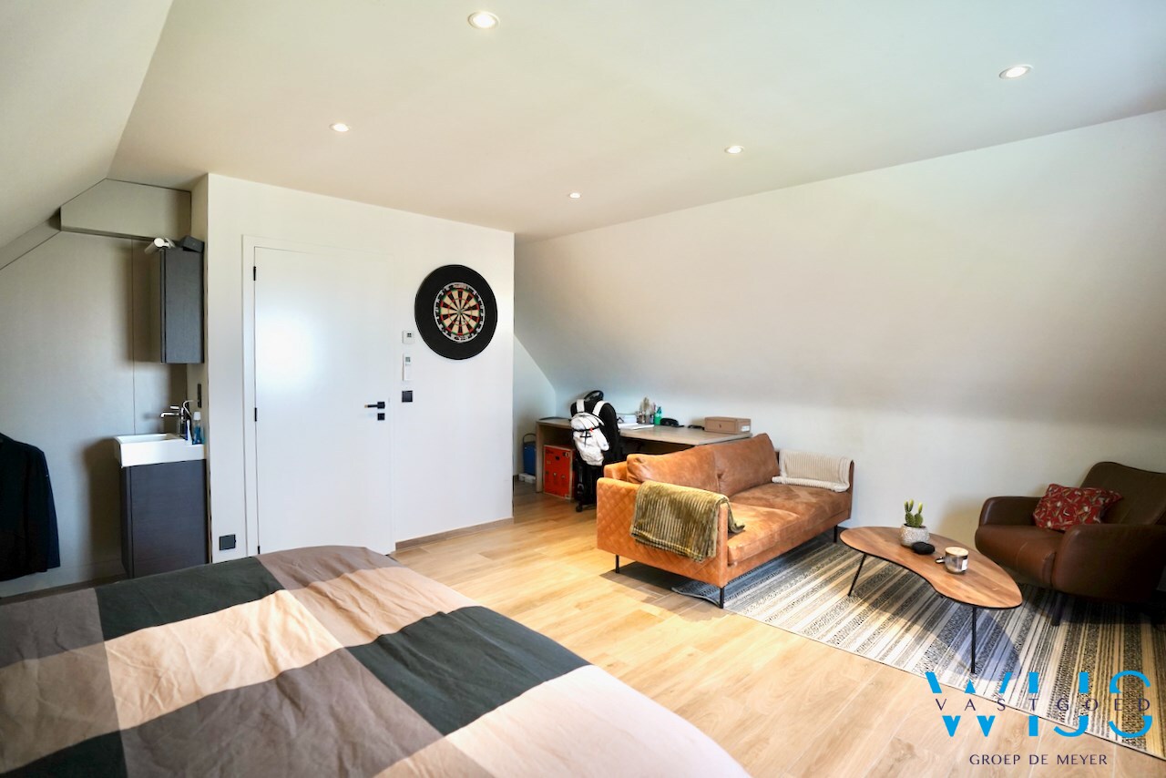 Prachtige HOB met unieke afwerking te Bassevelde ! 