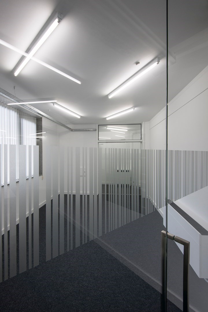 Instapklare kantoorruimte  (32 m²) met parking en alle faciliteiten inclusief, Torhout. 