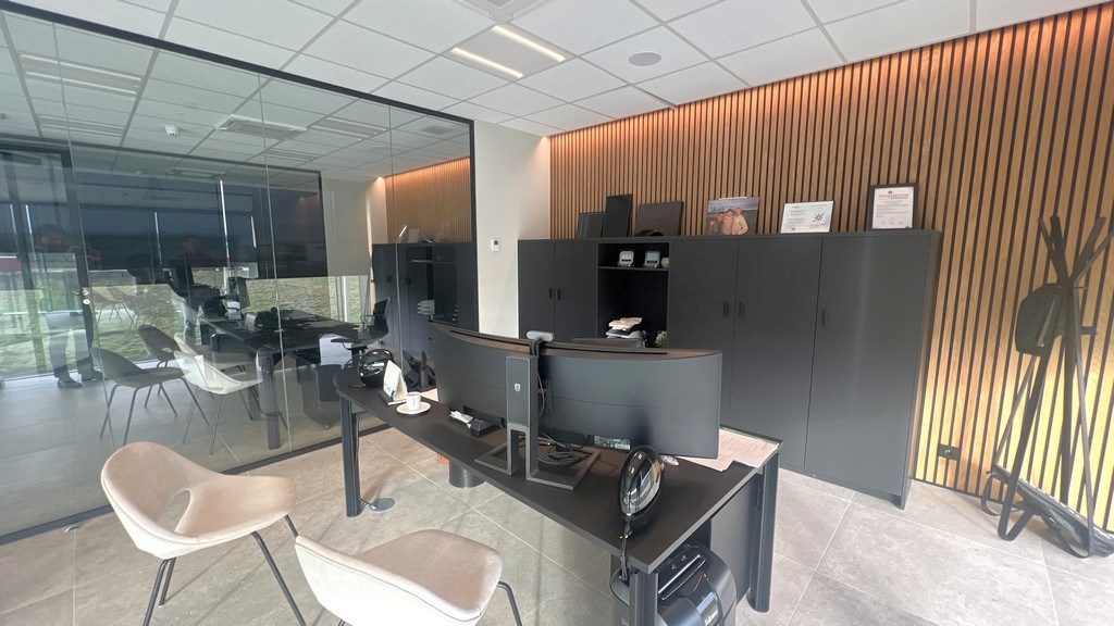 High-end bedrijfsgebouw te huur op bedrijventerrein E17/4 in Lokeren