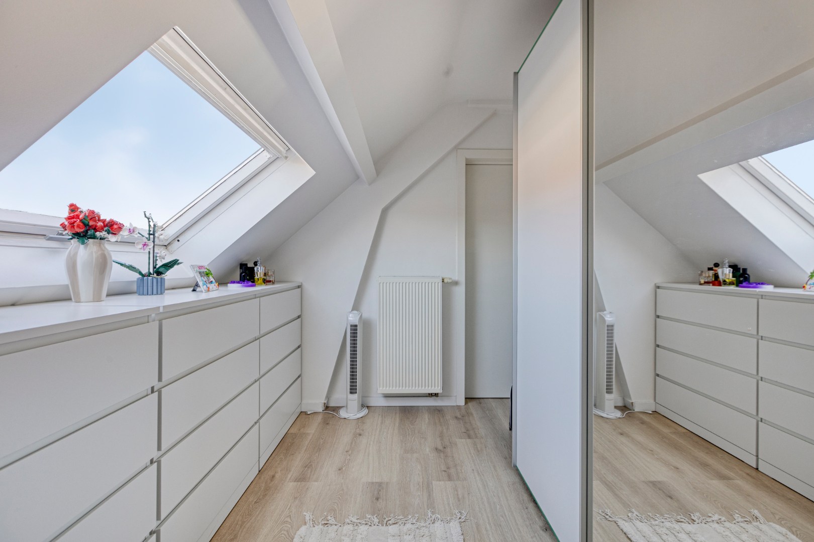 Recent gerenoveerde duplex met 2 slpk. en ruim terras nabij centrum Leopoldsburg 