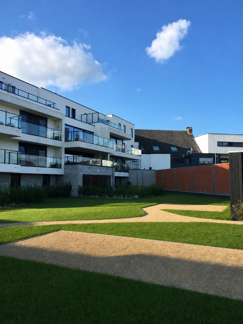 Lichtrijk 2-slp appartement met zonnig terras én garage, Torhout 