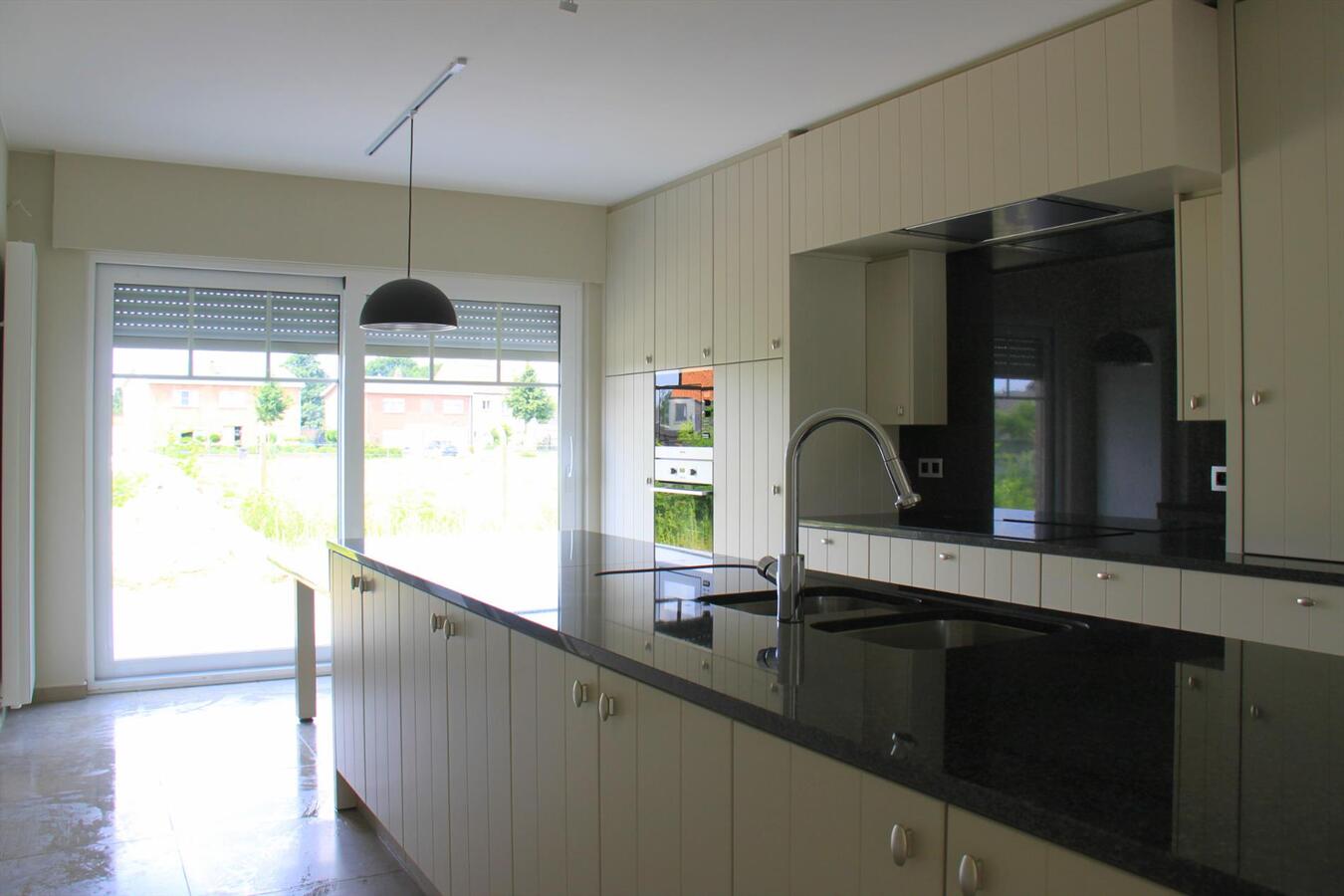 Uniek moderne nieuwbouwvilla met 4 slaapkamers 