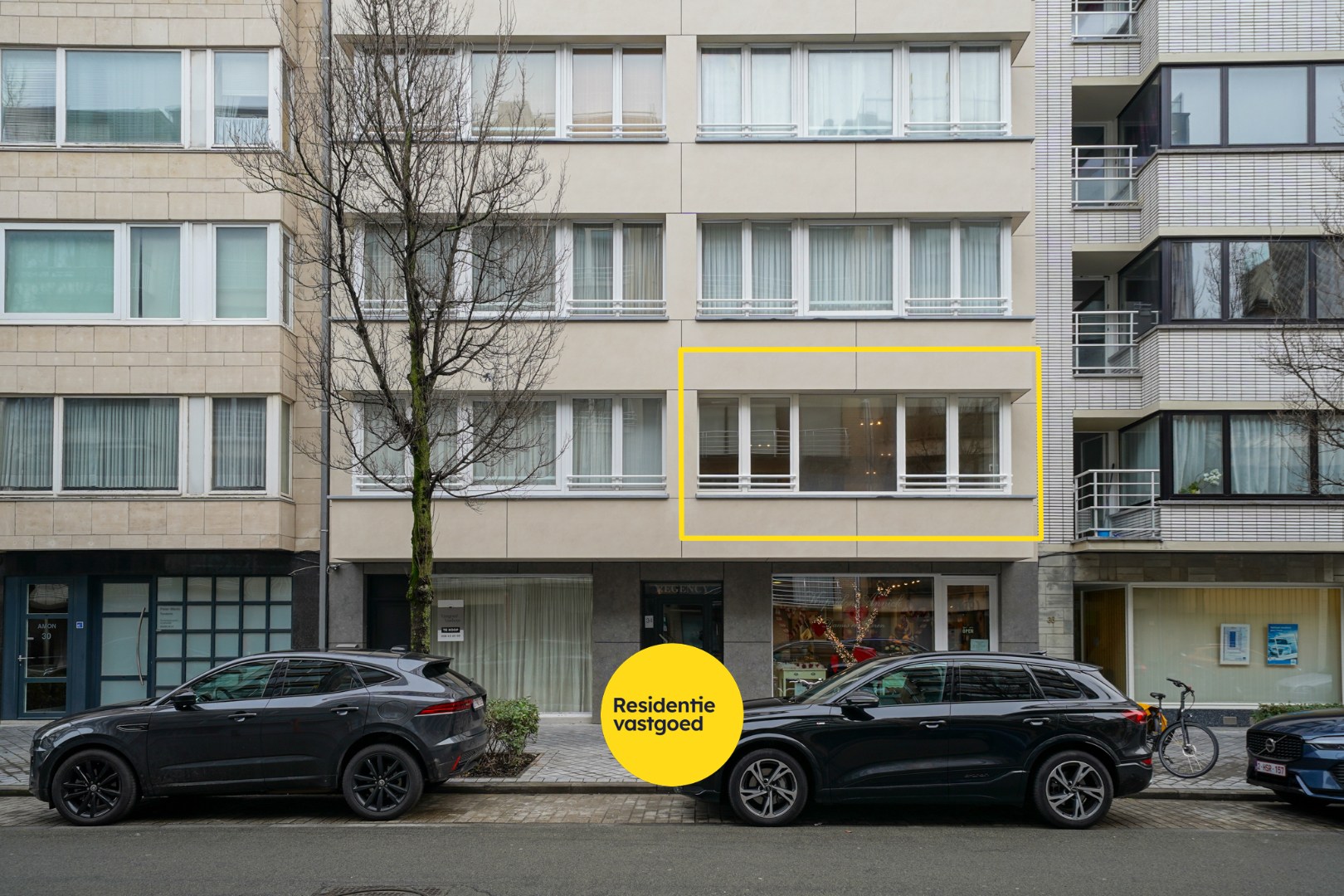 Gerenoveerd 2-slpk appartement met balkon en lift in Oostende 