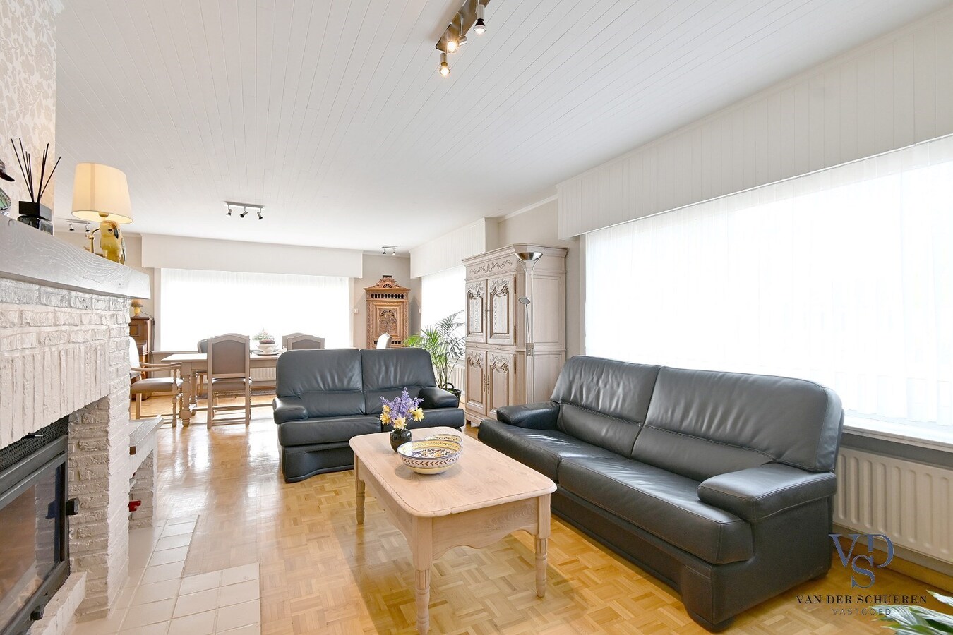 Statige villa in rustige residentiële wijk 