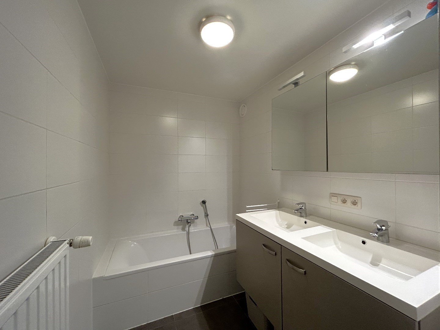 Recent, energiezuinig appartement met 2 slaapkamers in Geel! 