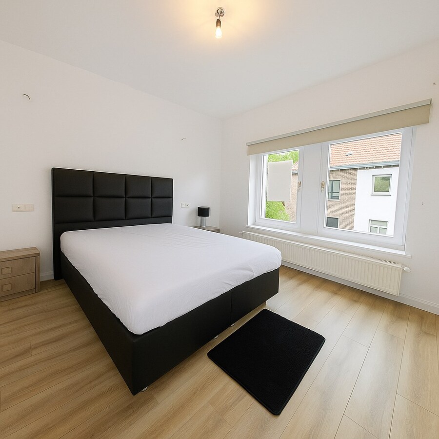 Te koop: Instapklare woning met optie tot drie slaapkamers, zuid gerichte stadstuin én EPC label B in het hart van Sint-Niklaas! 