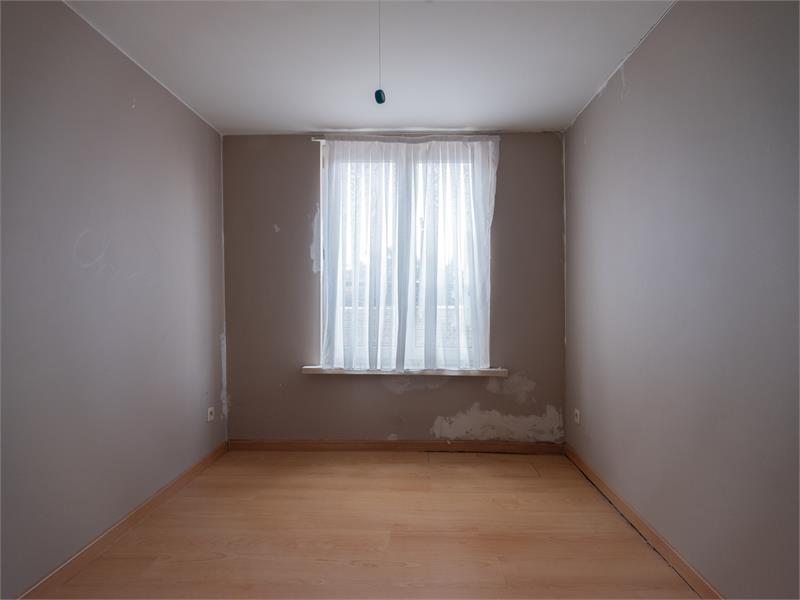 Op te frissen woning met 6 slaapkamers 