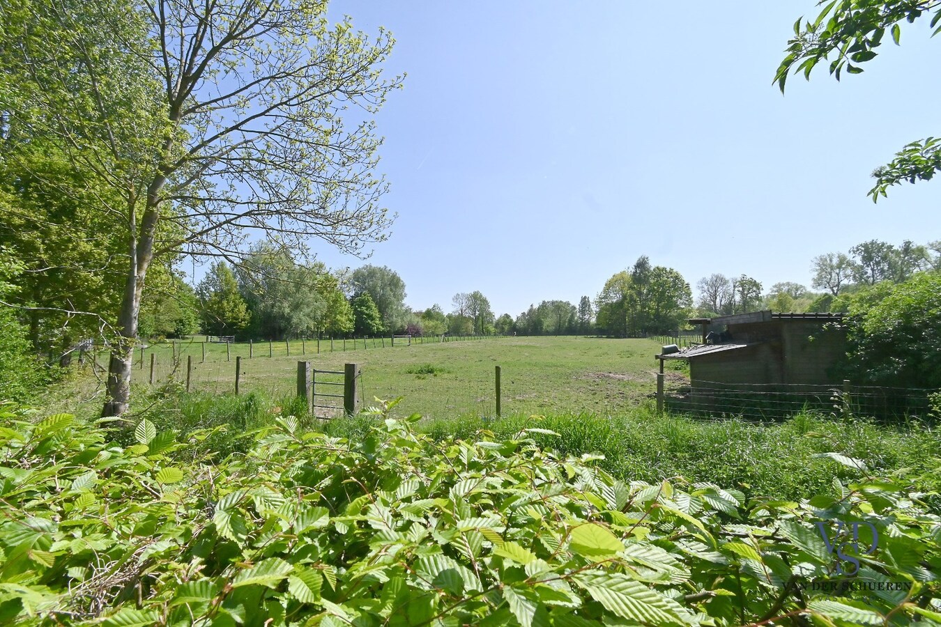 Exclusief en tijdloos wonen met exceptionele zichten. 