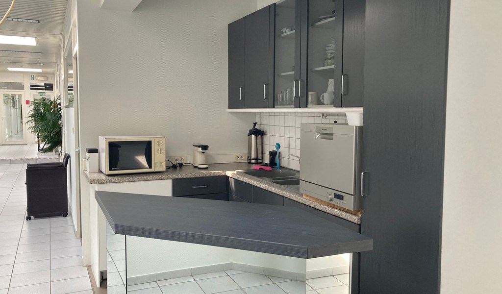 Kantoren en opslagruimte te huur in Nazareth