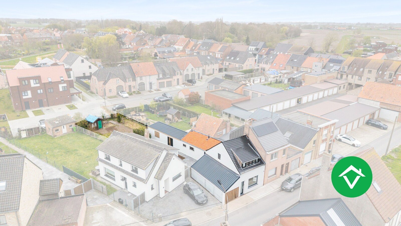 Volledig gerenoveerde woning (EPB B) met garage op topligging te Eernegem 