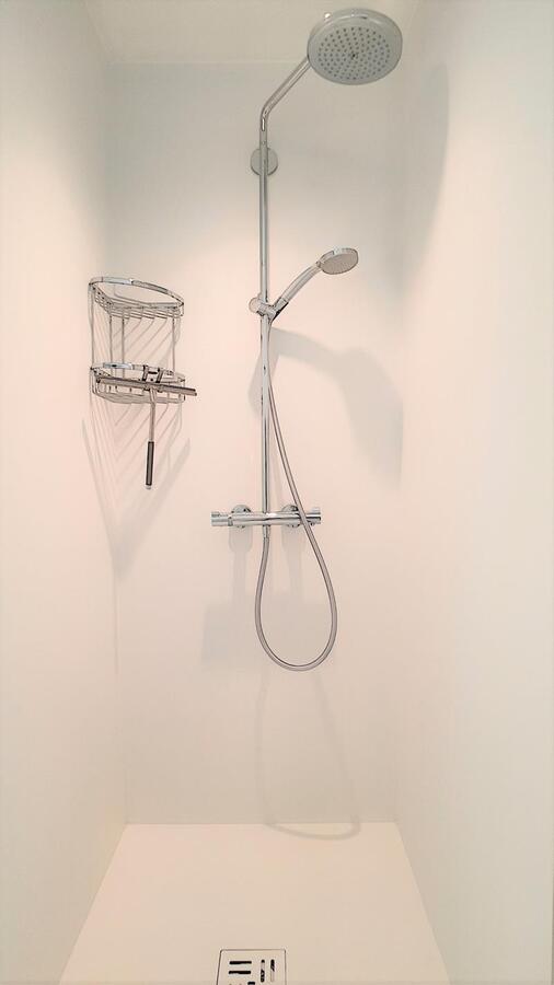 Heerlijk, mooi afgewerkt gelijkvloersappartement met terras EN autostandplaats - Heist 