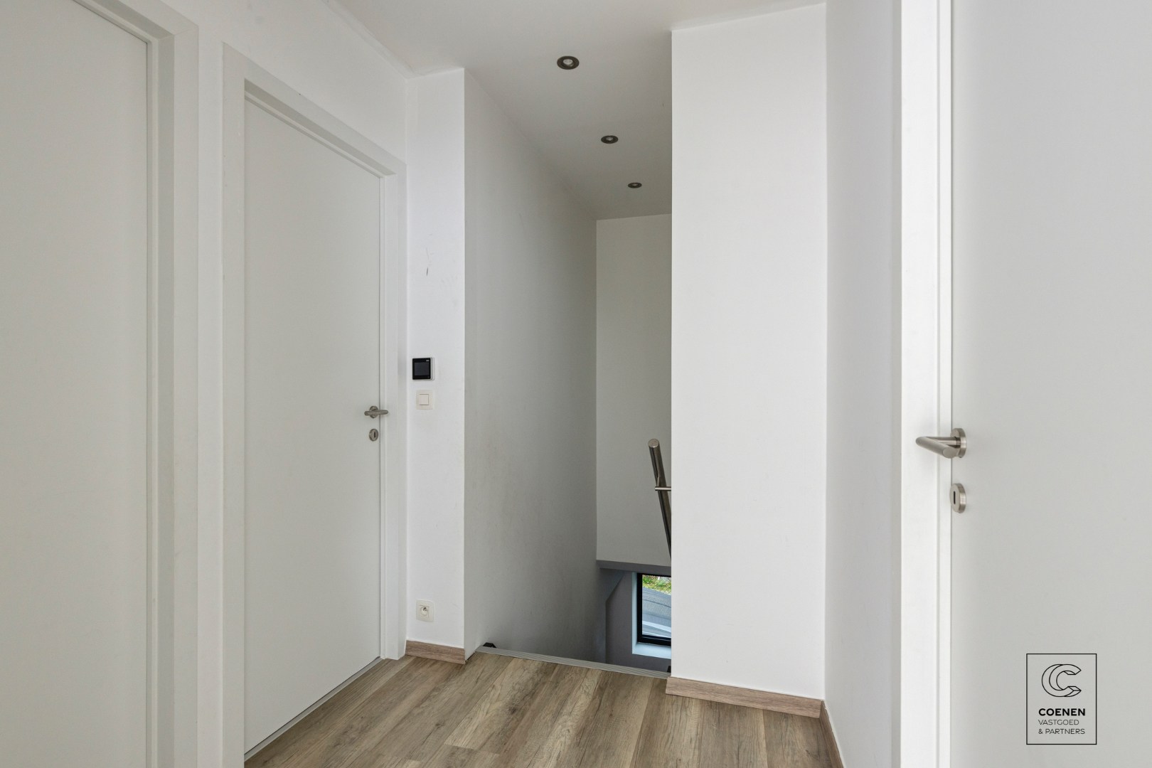 Gerenoveerde woning met 4 à 5 slpk's op een gunstige ligging te Oelegem! 