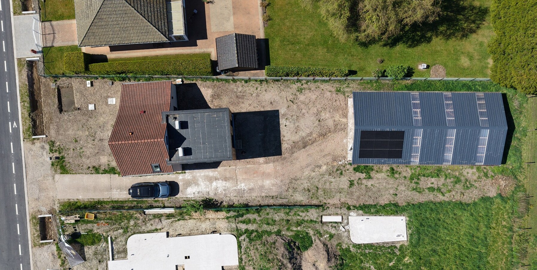 Vernieuwbouwwoning met ruim nieuwbouwmagazijn van 155 m² 