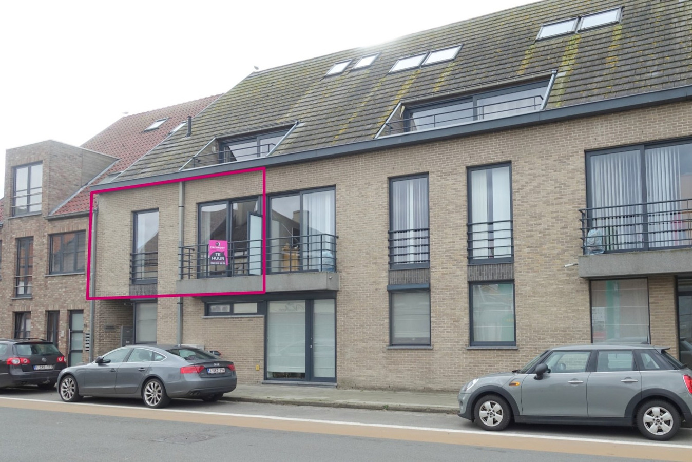 Lichtrijk appartement met groot terras en garagebox 