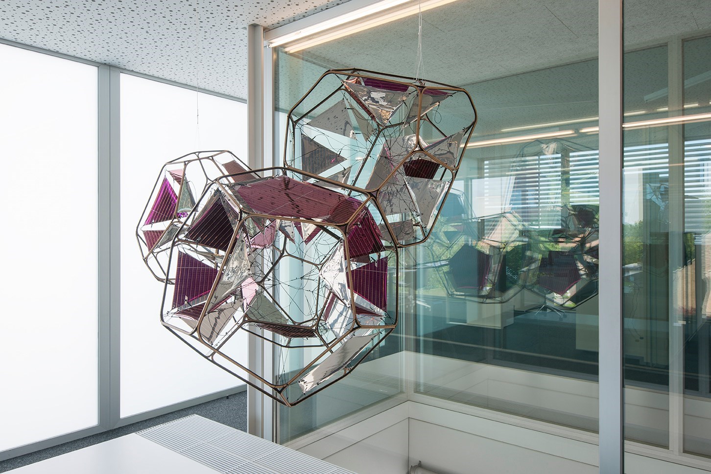 Instapklare kantoorruimte  (32 m²) met parking en alle faciliteiten inclusief, Torhout. 