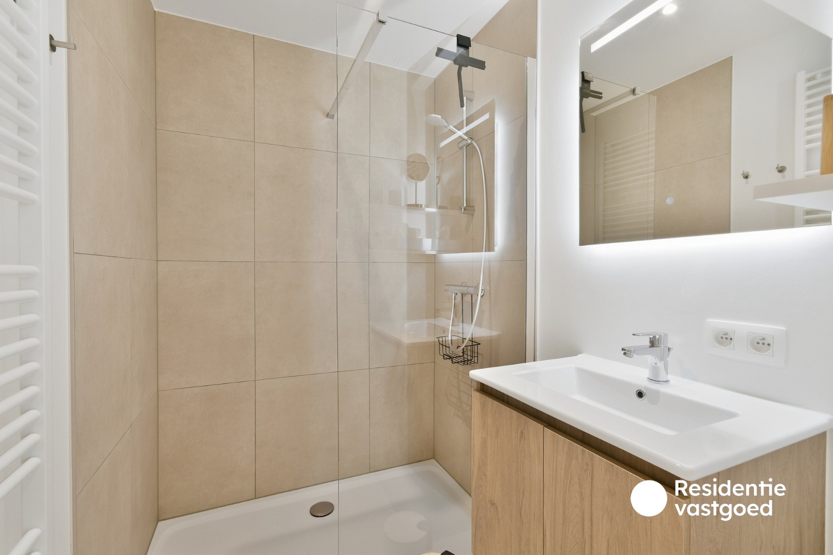 Gemeubeld, nieuw en stijlvol appartement aan het kanaal Plassendale - Nieuwpoort 