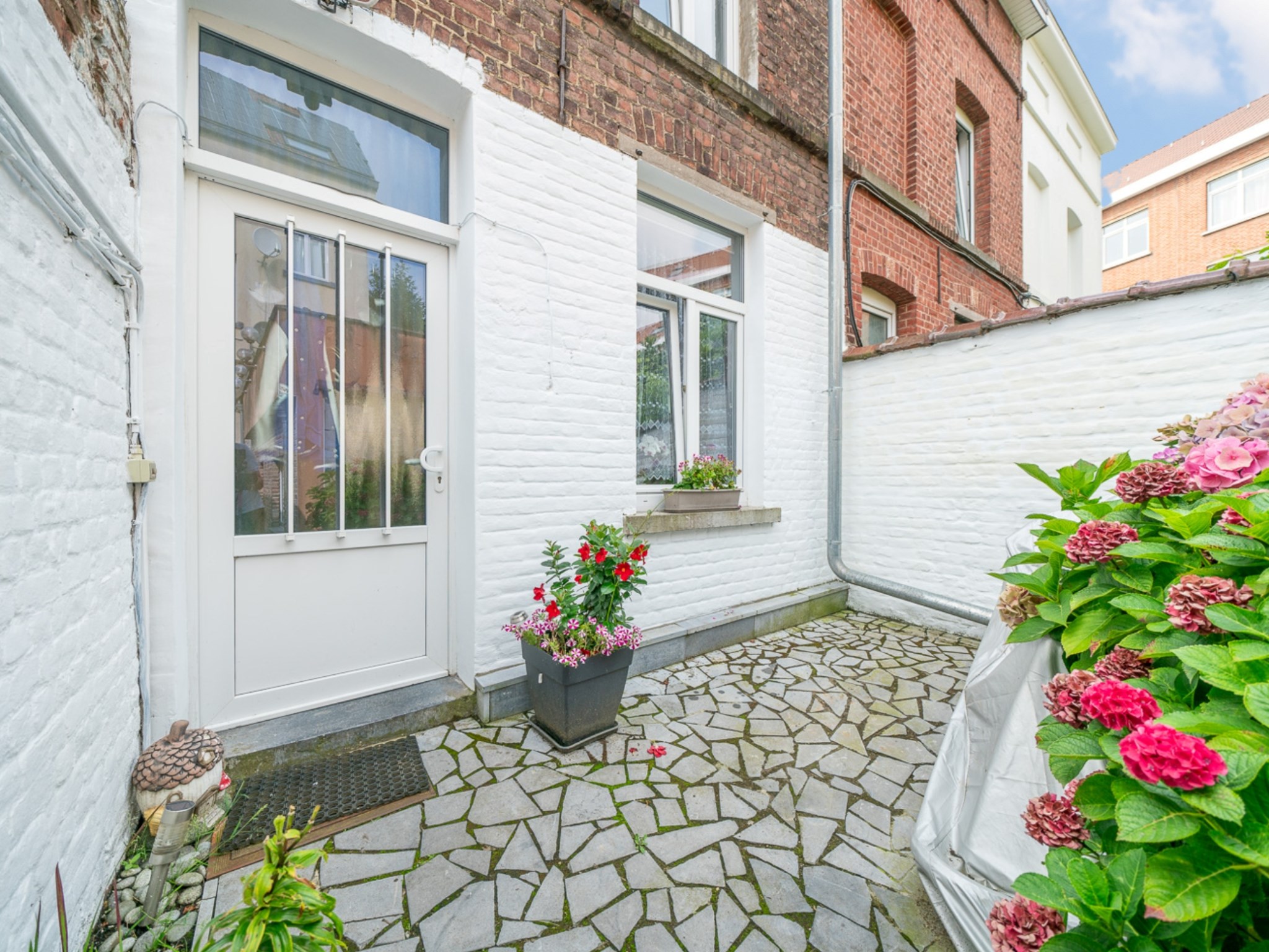 Volledig gerenoveerde 3-kamer woning met tuin 