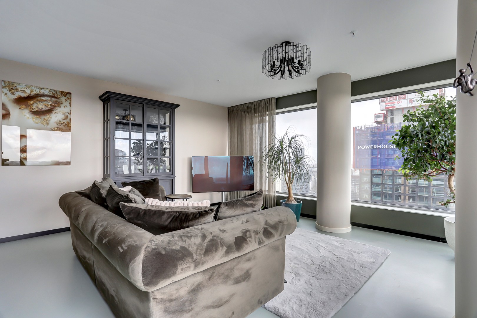 Ultiem luxe wonen in de iconische The CoolTower met spectaculair uitzicht, royaal terras (34 m²) en moderne afwerking in het bruisende hart van Rotterdam! 