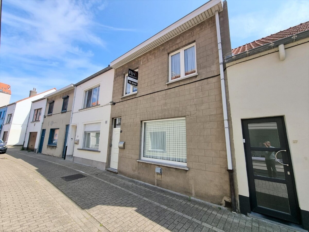 Betaalbare en instapklare woning zeer centraal gelegen te Heist 