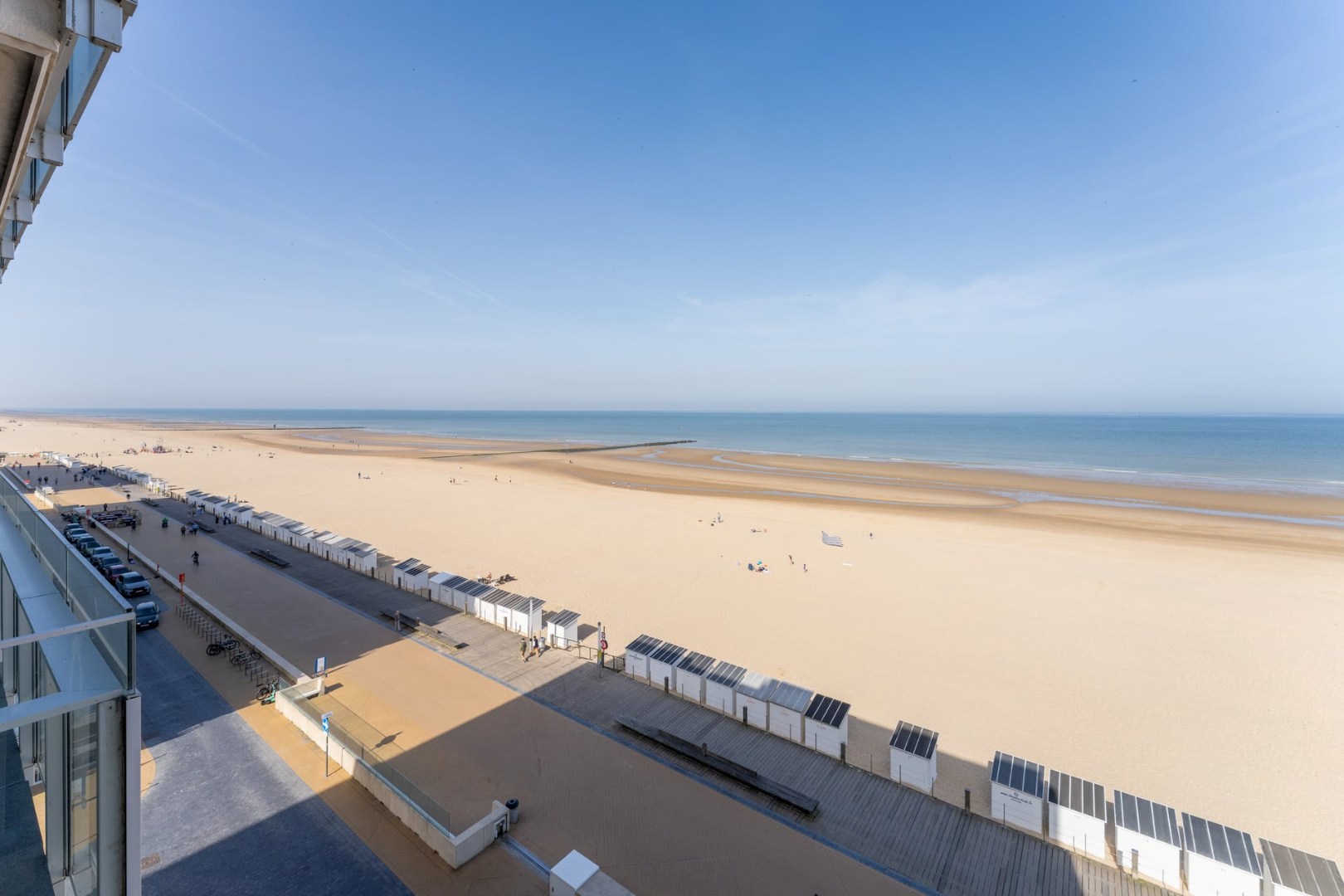 APPARTEMENT HAUT DE GAMME DE 2 CHAMBRES AVEC TERRASSE ET VUE SUR MER 