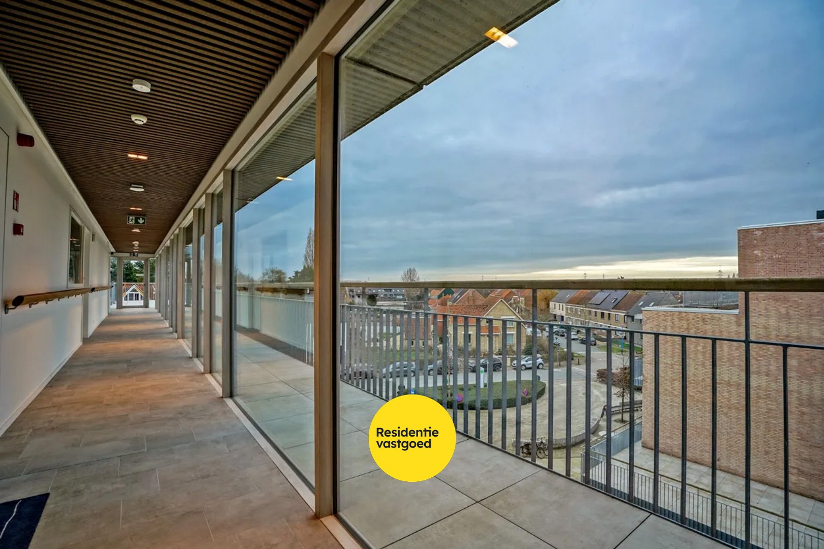 Prachtig 1-slaapkamerappartement met ruim terras (serviceflat) in Residentie Beukenhof, uniek wonen in de dorpskern van Oostduinkerke. 