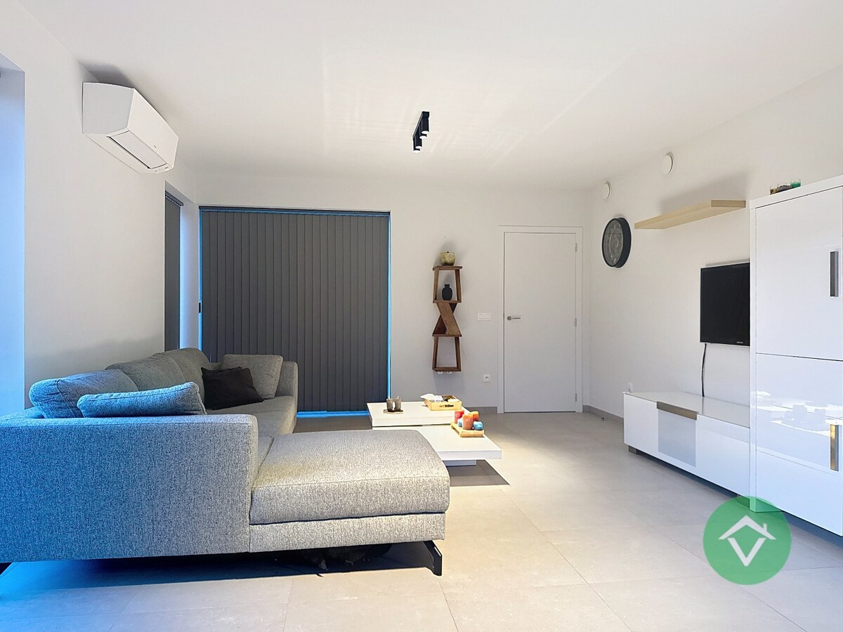 Recent halfopen nieuwbouwwoning te Koekelare. 