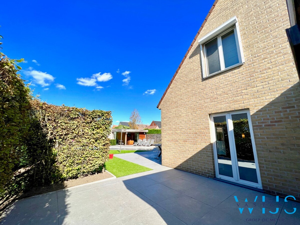 Zwemmen met zicht op de kerktoren van ERTVELDE ! 