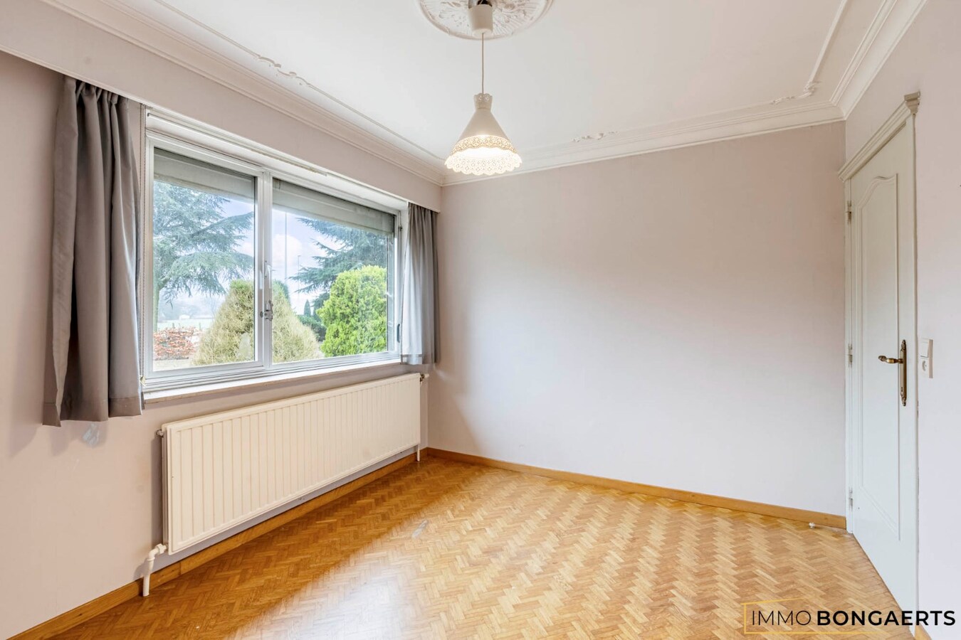 Gelijkvloerse woning op perceel van 24a32ca 