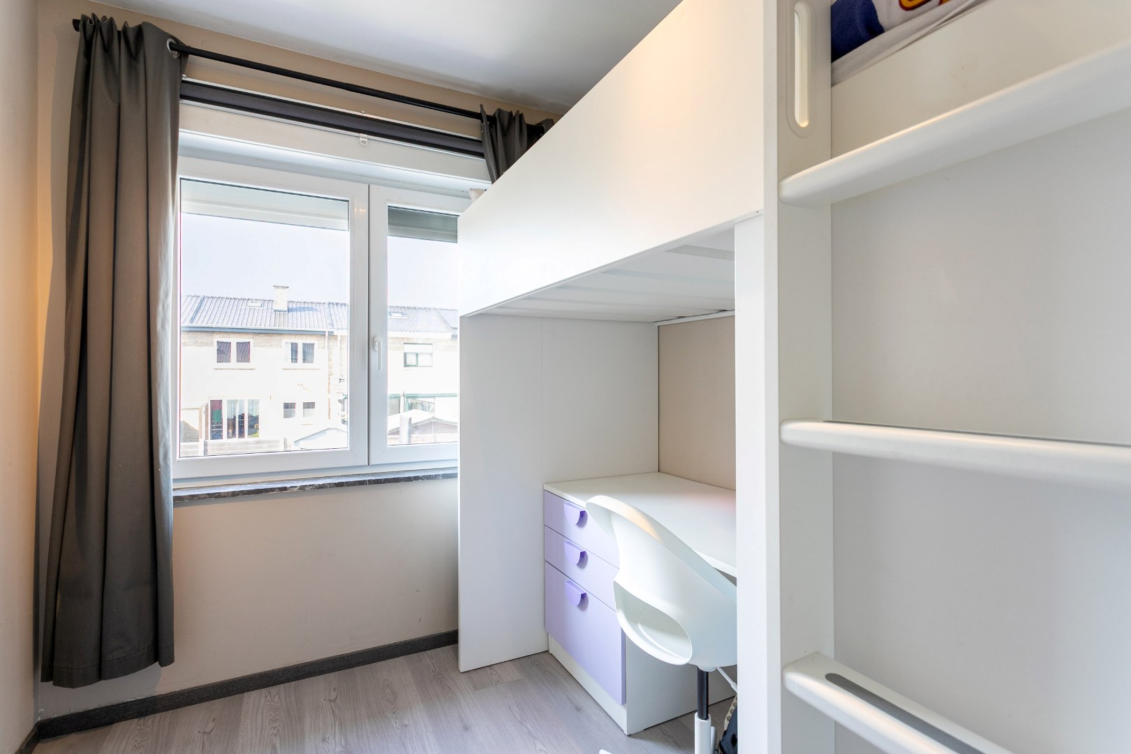 Instapklare woning met 3 slpk, tuin en garage te Lembeek 