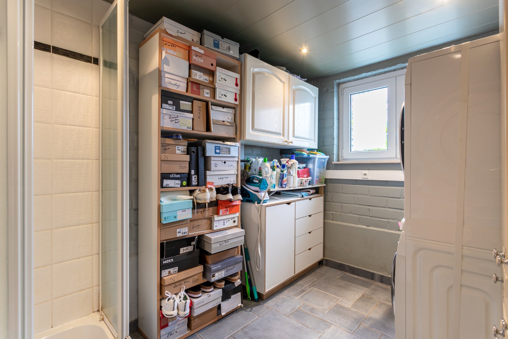 Maison économe en énérgie avec 3 chambres et garage à Halle 