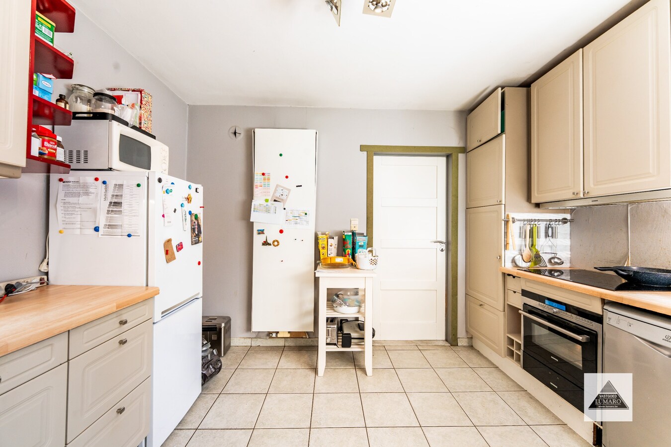 Gezinswoning met 4 slaapkamers, gelegen aan de Winterdijk, natuurgebied Maaswinkel. 