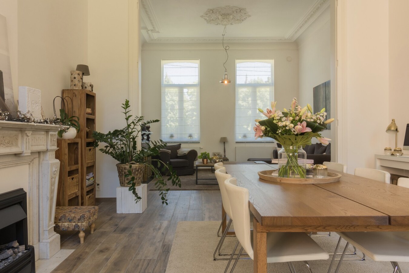 Gelijkvloers 3-slaapkamer villa-appartement met parktuin. 