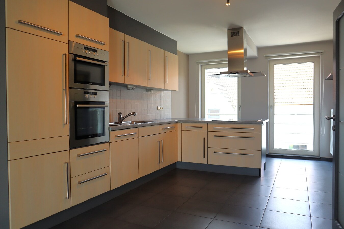 LED-on-IMMO biedt aan : Ruim Duplex Appartement in Bierbeek (Korbeek-Lo) 