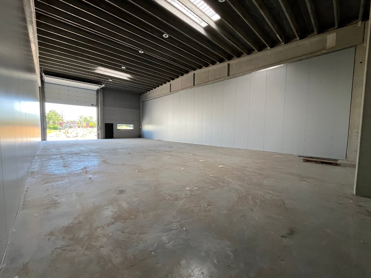 LAATSTE UNIT TE HUUR !! 