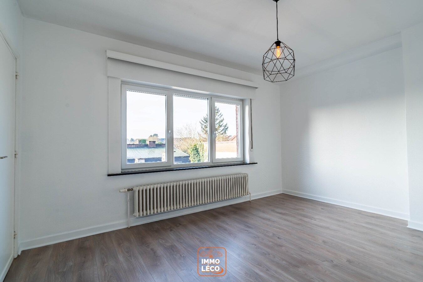 Magnifique appartement DUPLEX avec grande terrasse de 30m2, en plein centre-ville avec facilités de stationnement ! 
