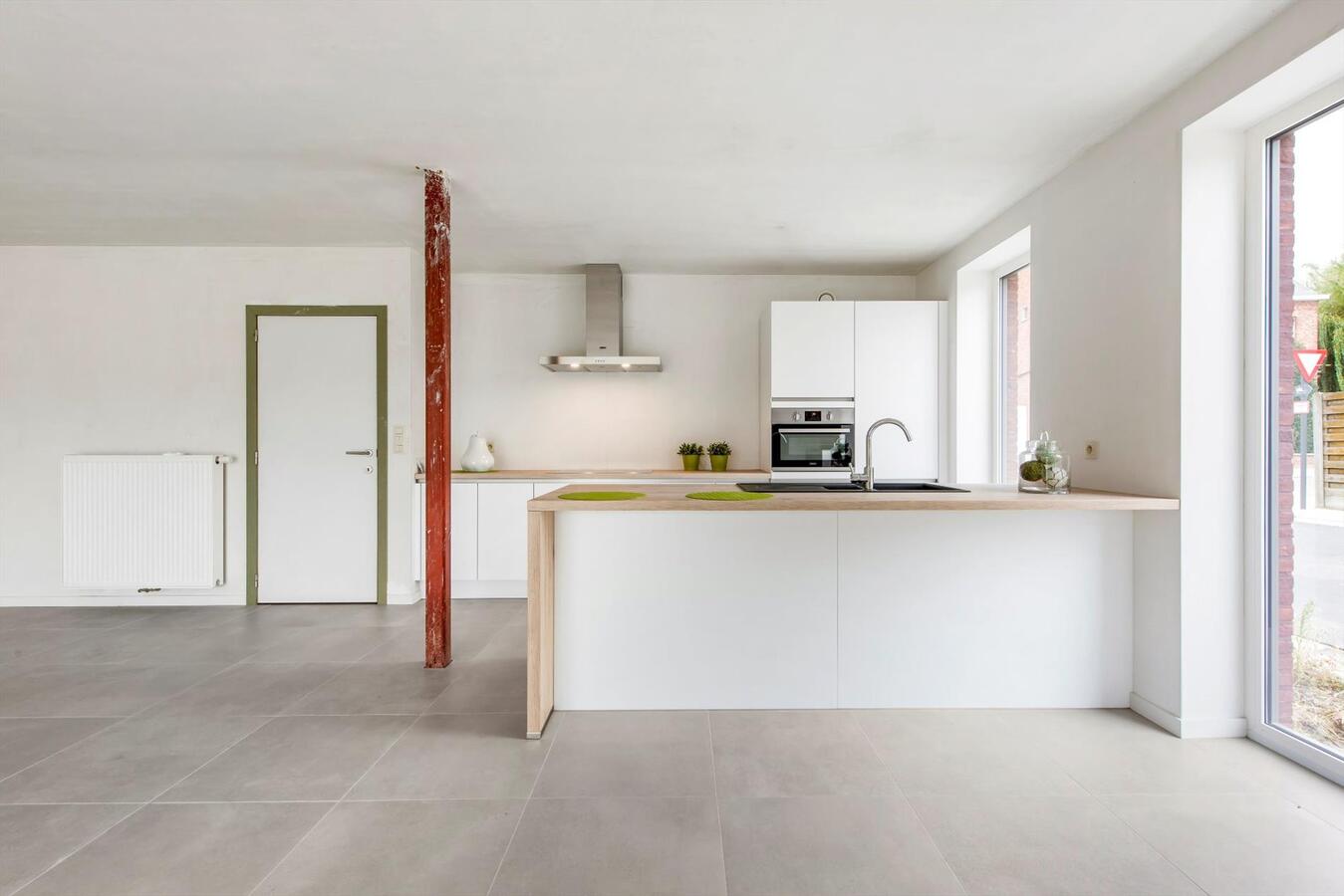 Ruime Halfopen nieuwbouwwoning met bureel 