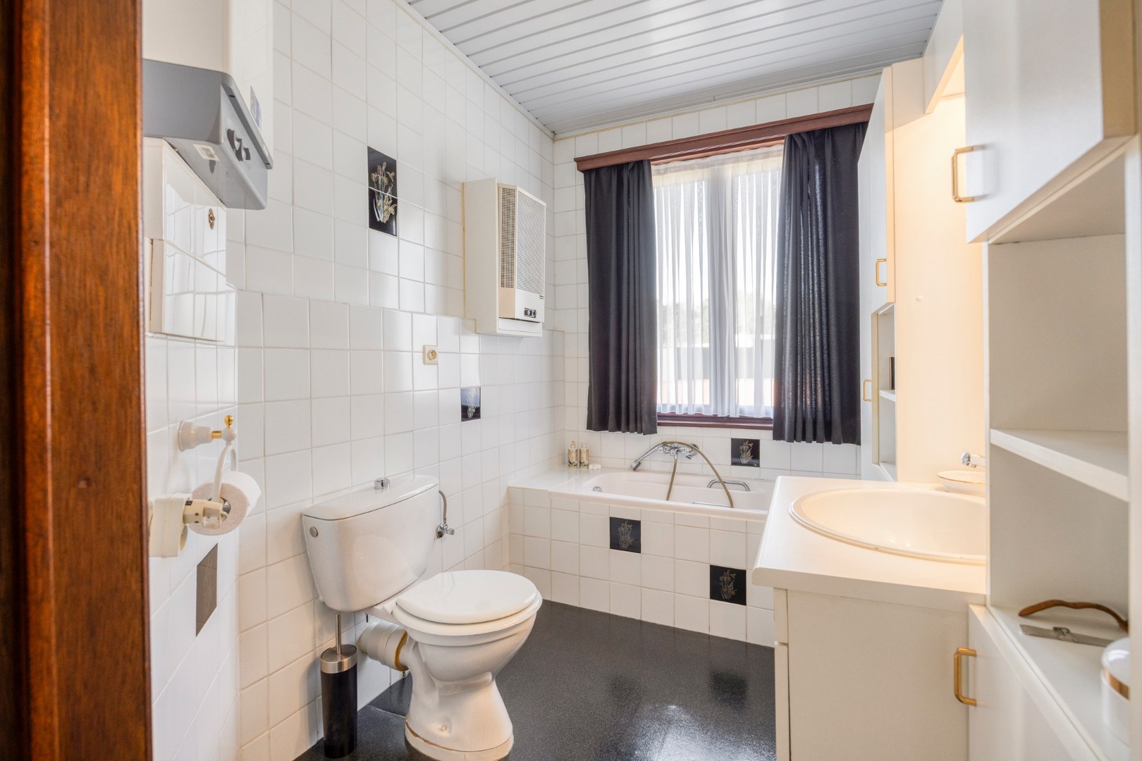 Gezinswoning met 3 slpk. en dubbele garage zonder renovatieverplichting in Mol-Gompel 