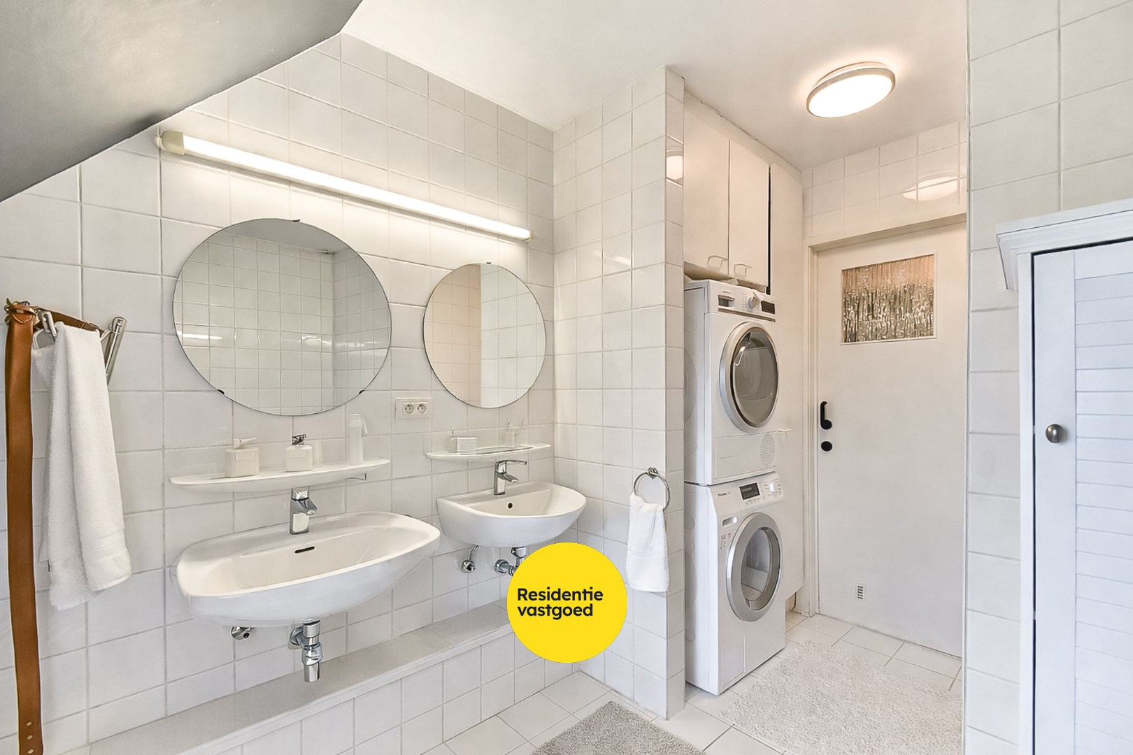 Zeer ruim duplex appartement met 3 slaapkamers in het centrum van Gistel 