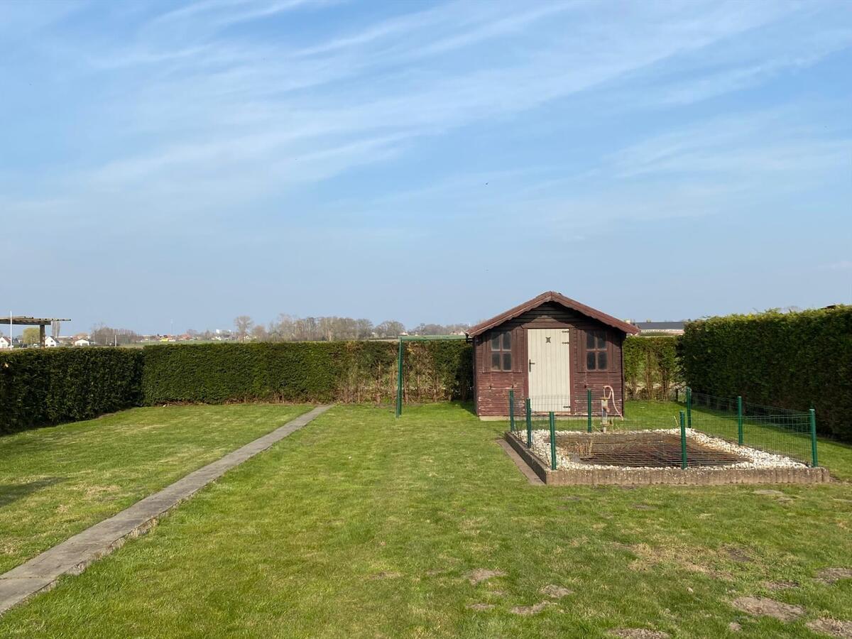 Rustig gelegen alleenstaande woning met 3 slaapkamers op 920 m² te Koekelare 